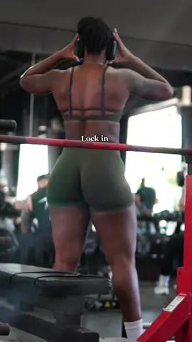 Q4: Lets Go #squatober #gym #fyp 