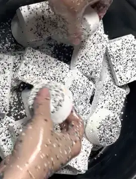 Powdery gym chalk with tuxedo glitter 