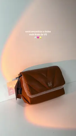 A bolsa mais lindaa.🤎 Disponível em nosso site. #victoriassecretangel #victoriasecretbag 