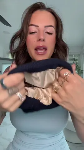 Beanies with silk lining is so much better for your hair 😍👏🏼🙌🏼 ##beanieseason##beanie##silklined##silkbeanie##winterfashion