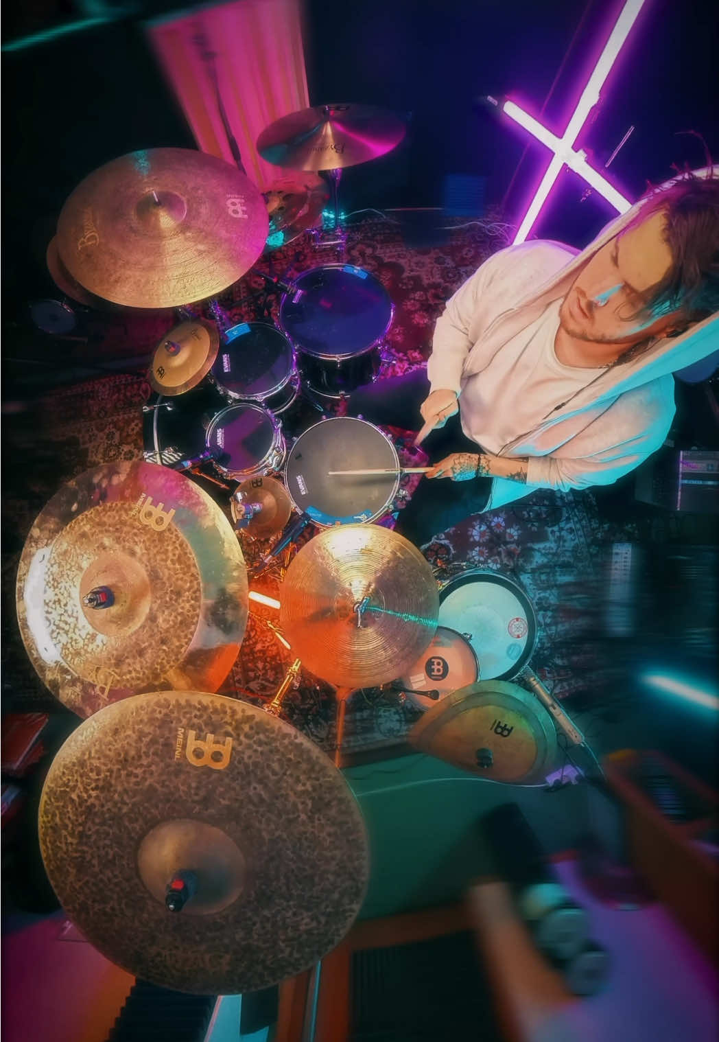 filmed this on my microwave. 🍕 5180x1080 supremacy. greedy never looked so… stretched. #drums #drummer #drumcover #fyp @tate mcrae #tatemcrae 