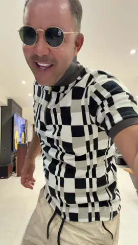 Choosing a random soon to join me in #thailand at the #mansion #fyp