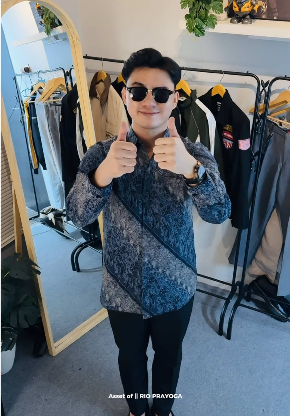 Rekomendasi kemeja batik ganteng bos😎 #rekomendasioutfit  #kemejabatik  #bajubatik 