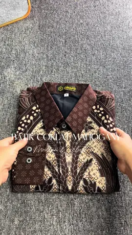 BATIK WARNA MAHOGANY dengan nuansa warna modern motif klasik cocok sekali untuk anak muda maupun orang tua ✨  #batik #batikindonesia🇮🇩 #batikmahogany #batikmodern 
