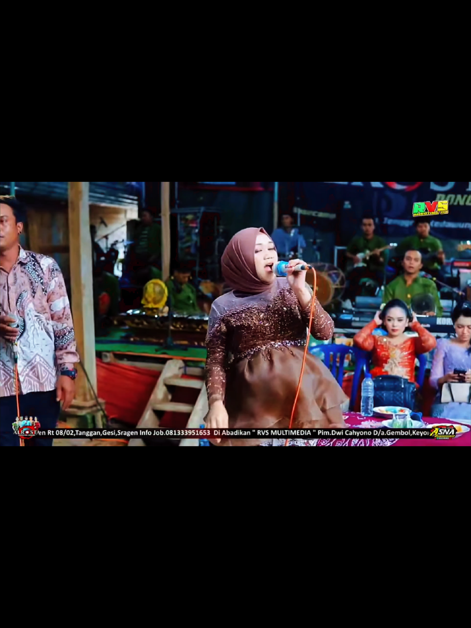 alrosta sing ngetipung yoga nanny sessss pwenak tenan ya wo🥰 menurut mu pie ??komeno sing kelewatan videoku iki #solo24jam🌻 #sragen24jam #dangdutan #xybcaa #masukberanda 