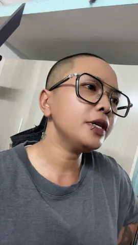 sao hay chọc cái mỏ tao quá à!!?