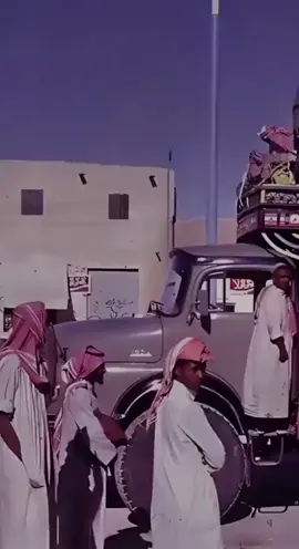 صورة من الماضي الجميل  لعيون اهل المورات العتقية نعيد لهم الماضي الجميل