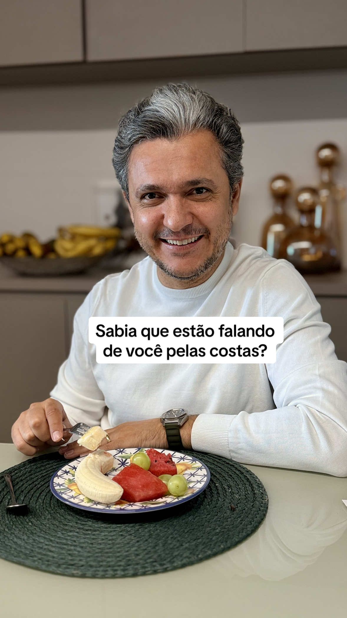 Nem todo comentário por trás é negativo. Existe muita gente boa torcendo por você, reconhecendo suas virtudes e sendo inspirada pela sua vida. ✨ ➡️ Que tal lembrar disso hoje? #ArthurLuis #FalaSucesso #Inspiração #PensamentosPositivos