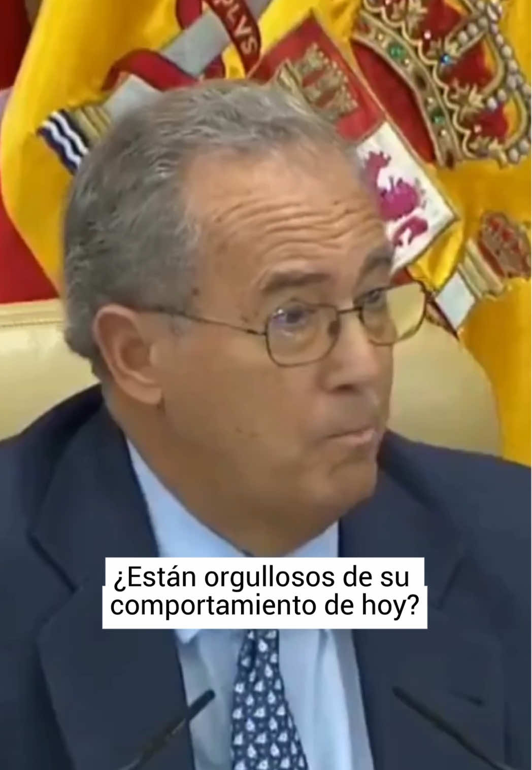 📹 Tensión en la Asamblea de Madrid ‼️ Más Madrid coloca una bandera de Palestina en su bancada y Enrique Ossorio, el presidente de la Cámara, pide que la retiren. #OndaCero #Actualidad #Noticias #Madrid #Palestina