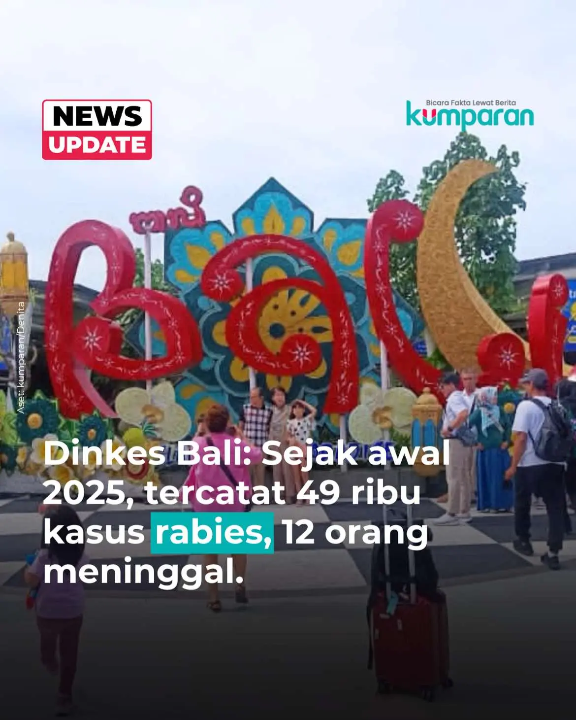 Dinas Kesehatan Bali mencatat sebanyak 49.094 kasus gigitan hewan pembawa rabies terjadi sejak Januari hingga 26 September 2025. Mayoritas korban digigit anjing. Kepala Bidang P2P Dinas Kesehatan Bali, dr. I Gusti Ayu Raka Susanti, menyebut kasus tertinggi tercatat di Kabupaten Badung dengan 8.664 kasus, disusul Denpasar 6.949 kasus, dan Gianyar 6.054 kasus. Tingginya mobilitas penduduk di wilayah tersebut menjadi faktor penyumbang banyaknya kasus. Meski tak ada pembagian zona merah atau hijau, Bali telah berstatus endemi rabies. Sepanjang tahun ini, rata-rata ada 182 kasus gigitan per hari dengan 12 korban meninggal. Angka ini meningkat dibandingkan tahun 2024 yang mencatat 58.234 kasus gigitan dan 7 kematian. Dinkes Bali memastikan ketersediaan vaksin antirabies di seluruh layanan kesehatan. Warga diminta segera mencuci luka selama 15 menit dengan air mengalir jika tergigit hewan terduga rabies, lalu mendatangi fasilitas kesehatan untuk mendapatkan vaksinasi. 📸: Dok. kumparan/Denita. Follow WhatsApp Channel kumparan untuk dapat Informasi terpercaya dikirim langsung ke WhatsApp kamu. Ketik kum.pr/WAchannel di browser kamu sekarang, agar bisa share informasi tanpa ragu. #newsupdate #update #news #oneliner #dinaskesehatan #kesehatan #hewan #rabies #korban #infobali #info #infoterkini #berita #beritaterkini #bicarafaktalewatberita #kumparan 