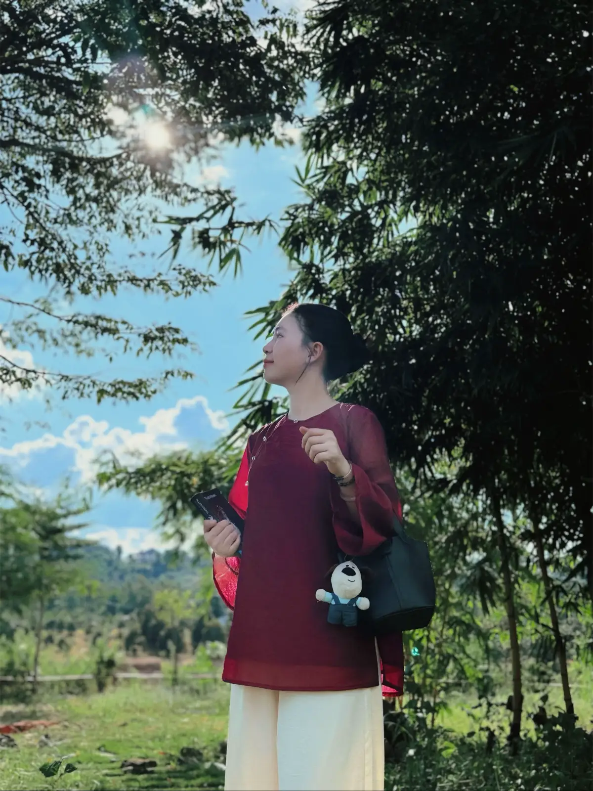 Người khiến bạn tổn thương lại đang chạm vào những vết sẹo chưa lành, buộc bạn phải dừng lại, nhìn sâu vào bên trong và can đảm chữa trị.  Người khiến bạn giận dữ đang thử thách bạn ở giới hạn của sự kiên nhẫn, bao dung và khả năng tự làm chủ cảm xúc.  Cuộc đời hiếm khi gửi đến những con người  