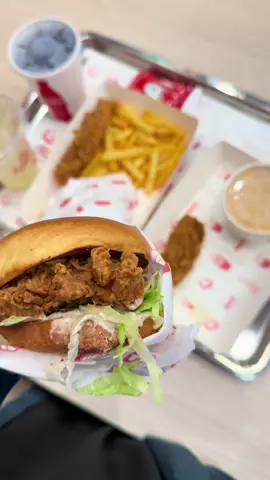 تشكن وركس البرجر لذيذ وعندهم عرض🤍🤍 #اكسلبورر_explore #foryoupage #burger #مطاعم_الرياض #وركس @Chickin Worx KSA 