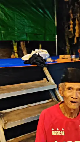 si mbah aja tau mana yang berkualitas 🤪 #AMPRO #tendadekorasi #pernikahan #tukangdekor #dekorasiwedding 