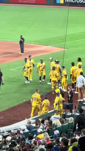 Kelsie is the vibe #savannahbananas #bananaball #baseball #fyp #seattle 
