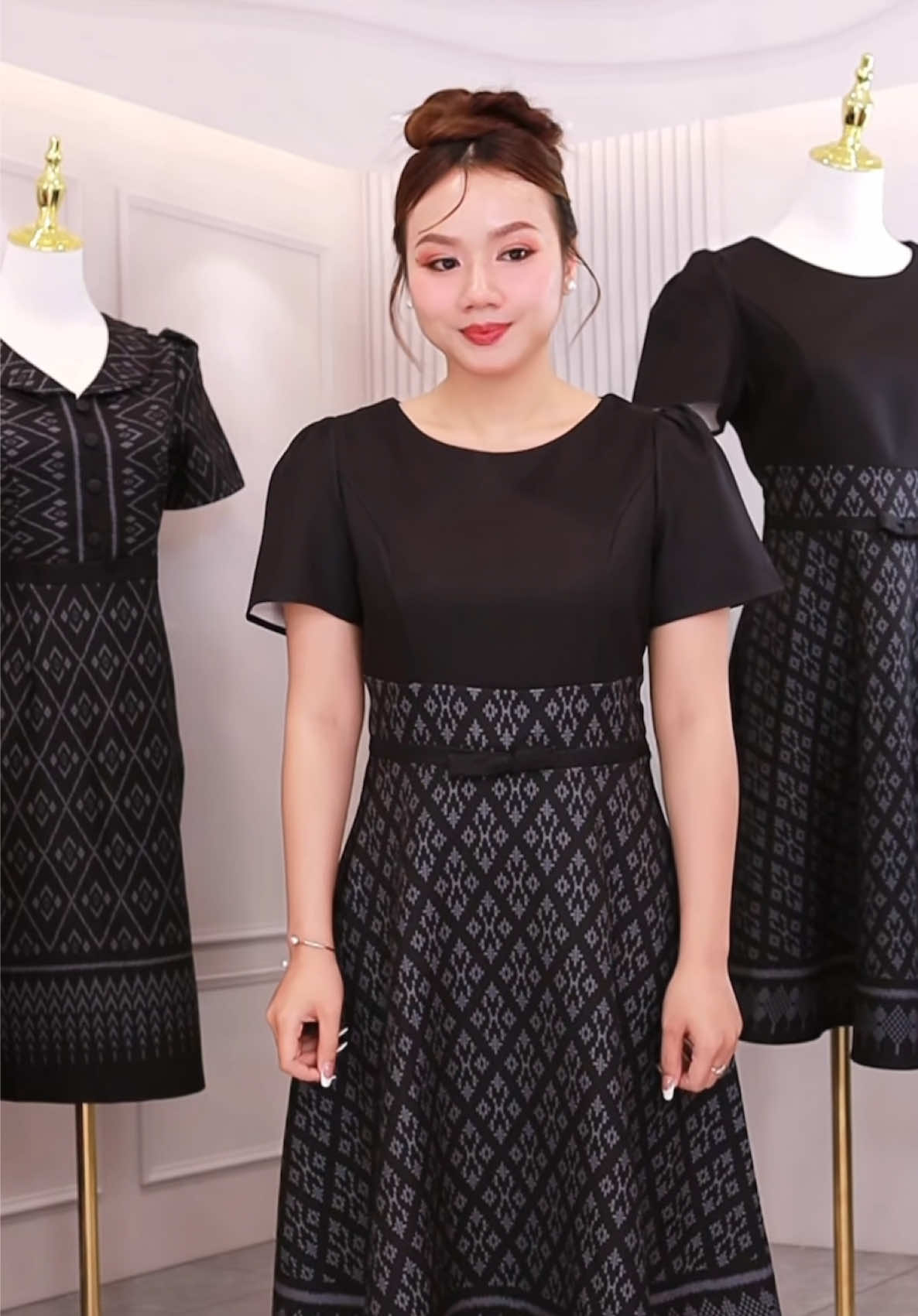 สีดำพึ่งเข้าใหม่ มาแรงมาก รีบก่อนหมดน้า #เดรสคุณครูชุดทํางานผ้าไทย #เดรสสาวอวบอ้วน #เดรสน่ารักๆ #เดรส #MOCCA's