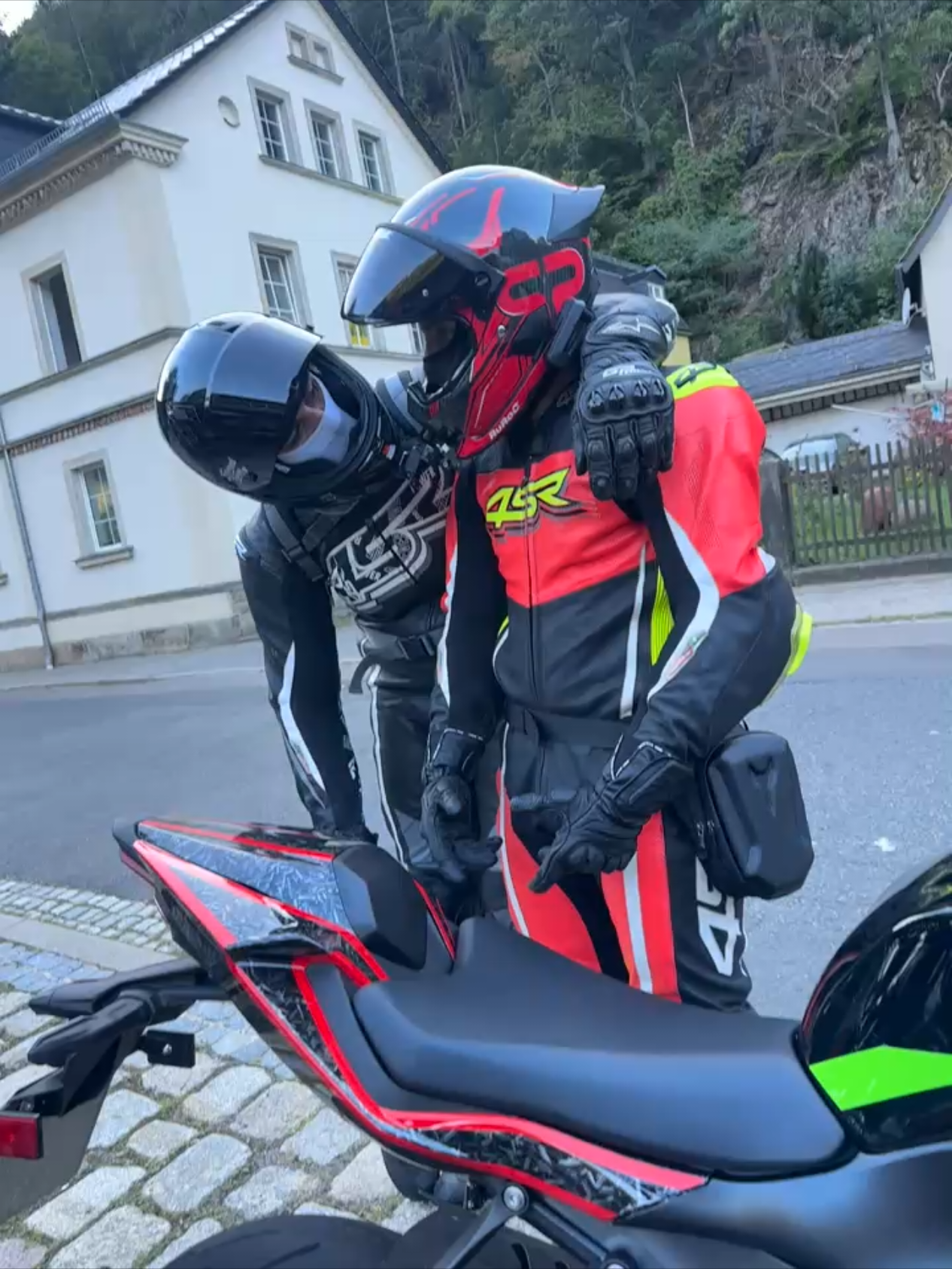 there are things you can only talk about with bro @raad0oo  #biker #bro #buddy #bikelife #biketok 