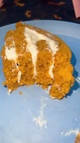 Nothing says fall like a homemade pumpkin roll 🎃🍂 …especially when my niece is the voice behind the magic 🥹🧡 #PumpkinRoll #FallVibes #BakingWithLove #kidvoiceover #fyp 