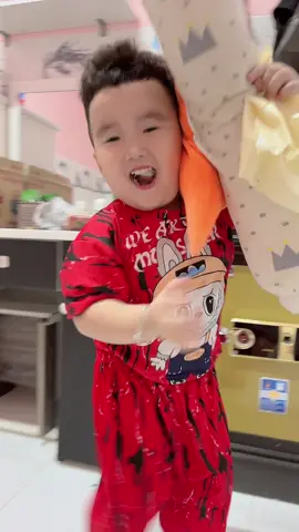 Chọc ghẹo quài nha mẹ 🤣#anhembaton #embedethuong♥️ #Sirohihihaha 