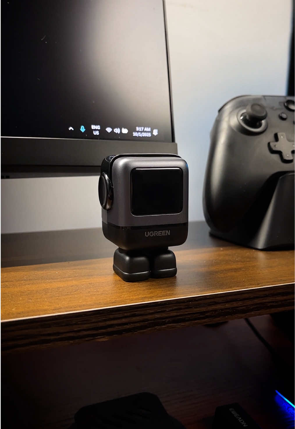 Cute robot with 65W Fast Charging? Check this Ugreen 3-port RoboGaN Charger. Really nice to have on your desk setup to charge all your devices. This can even charge Macbook Air if you have one. Link below if you’re interested. #gancharger #ugreen #ugreenfastcharging #chargeriphone #desksetup @UgreenOfficialShop @Ugreen Store 