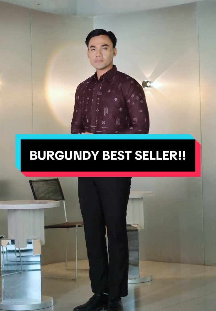 Tampil makin percaya diri dengan koleksi Best seller dari Kalandra Batik Solo!! Apa lagi kalau buka motif PRADIPTA Burgundy #kalandrabatiksolo #batikpremium #kemejabatik #bismillahfyp #batikcowok 