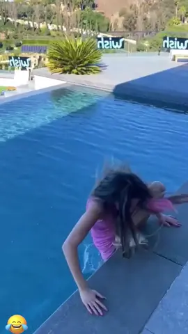 Funny scenes of playing in the water#fyp #funnyvideos #prankvideo #usatiktok🇺🇸 #prank 