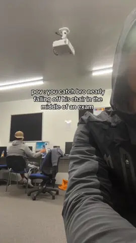 long day #viral #colle #nearly #funnyvids #chair 
