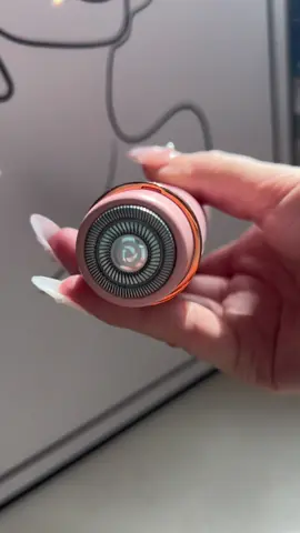 This is the improved version of that popular bikini razor/trimmer and it’s selling so fast 🫢it’s never given me razor burn and you can be rough with it because it’s not really going to cut you.Get ready to have smooth bikini line,under arms,anywhere you shave this bikini razor can handle it!No more Brazilian needed💯#bikinirazor #electricrazor #shaver #razor #tiktokmademebuyit 