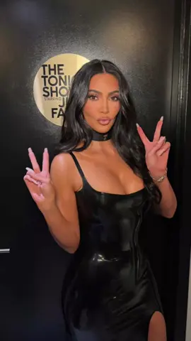 Beautiful girl 🖤 #kimkardashian #parati 