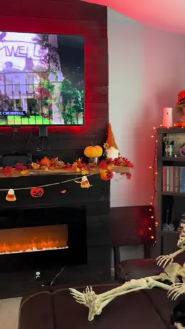 Spooky season is upon us 🎃💀 #fyp #halloween #spookyseason #fall #homedecor 