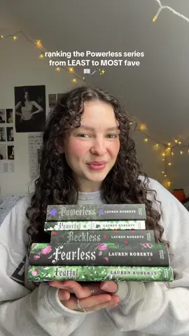let’s rank the powerless series now that it’s complete 🤭 #powerlesslaurenroberts #powerless #fantasyseries #bookranking #laurenroberts 