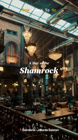 From Tebet To Gandaria  New Place to Go resto yang artsy Setiap sudutnya aesthetic, berasa lagi nongkrong di galeri seni. Tempat pas buat makan santai, ngopi, sampai foto-foto bareng bestie. 📍Shamrock - Gandaria Jakarta Selatan #shamrock #cafejakartaselatan #restojakarta #placetogojkt #hangoutspot 