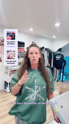 Fashionable Women's Snowflake Printed Distressed T-Shirt for Winter Wear