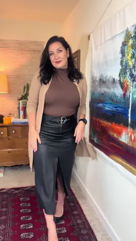 #creatorsearchinsights Fall fit check 🍂 RTR leather skirt + thrifted duster = all the fall vibes 🖤🤎 Counting down to Taylor like it’s Christmas 🎶✨ #MidsizeFashion #HighLowLook #FallOOTD #ThriftedStyle 