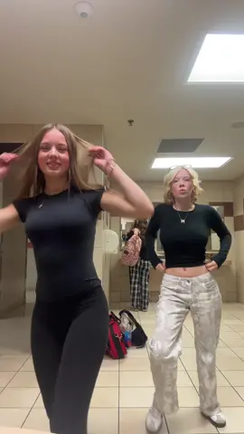 mango!! #blackshirttwin