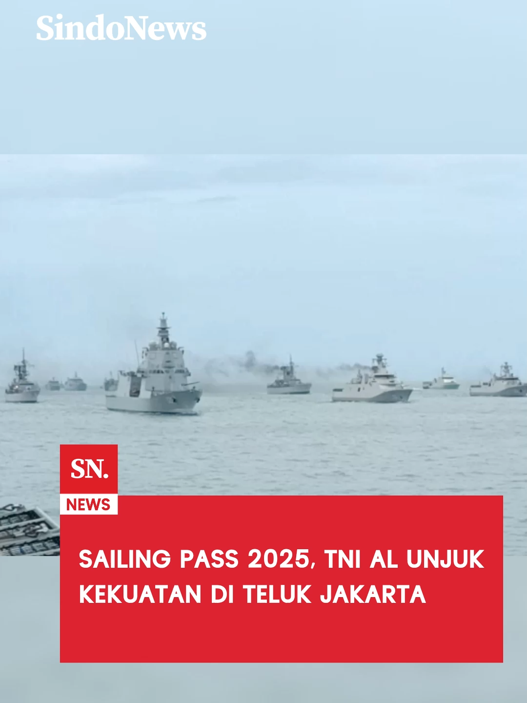 Kapal perang terbesar di Asia Tenggara yaitu KRI Brawijaya-320 hingga kapal selam Indonesia menunjukkan kekuatan maritimnya di Teluk Jakarta, Kamis (2/10/2025). Momen ini terjadi dalam kegiatan parade kapal perang atau sailing pass yang diselenggarakan TNI AL. Parade ini disaksikan secara langsung Presiden Prabowo Subianto dan Wakil Presiden (Wapres) Gibran Rakabuming Raka dari atas KRI dr. Radjiman Wedyodiningrat-992. Kapal yang membawa Kepala Negara ini berlayar dari markas Komando Lintas Laut Militer (Kolinlamil), Jakarta Utara. KRI Brawijaya-320 yang merupakan kapal perang terbesar di Asia Tenggara ini memimpin parade di Teluk Jakarta. Terdapat 51 kapal perang yang ikut dalam parade di barisan belakangnya. https://nasional.sindonews.com/read/1627681/14/disaksikan-prabowo-kapal-perang-terbesar-di-asia-tenggara-unjuk-kekuatan-di-teluk-jakarta-1759385430 #SINDONews #SINDONewscom #SINDNewsbeyondheadlines #SINDONewsTV #iNewsMediaGroup #Beritaviral #BeritaTerkin #TNIAL #PresidenPrabowo #paradekapalperang