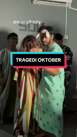 Dah alang alang oktober ni haaa ngam ngam la tu🤣  Apa apa pun dalam suka suka kitaorang bercontent, kita tak lupa kepada apa yang telah terjadi sekarang (SUMUD FLOTILLA) so mari lah ramai ramai kita doakan agar semuanya dipermudahkan 🤲🏻❤️🤍💚  CAST : 1) @SHAH NAZMI  2) @Sans  3) @Chapyt's   4) @AZIQSUKOR  5) @Aqil Azhad  6) @MierulHazly🚶🏻‍♂️  7) Owner Acc  #micchallenge #fyp #izzalanuar #tragedioktober #malamgamon 