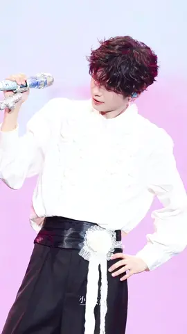 1002梓渝《大城小爱》 🫶🥰🩵💙💙💙🩵🩵 🎙️🔮🐟@ziyu0706  #梓渝 #梓渝音乐节#太湖湾音乐节#喜力星银太湖#最好的都给你  湾音乐节