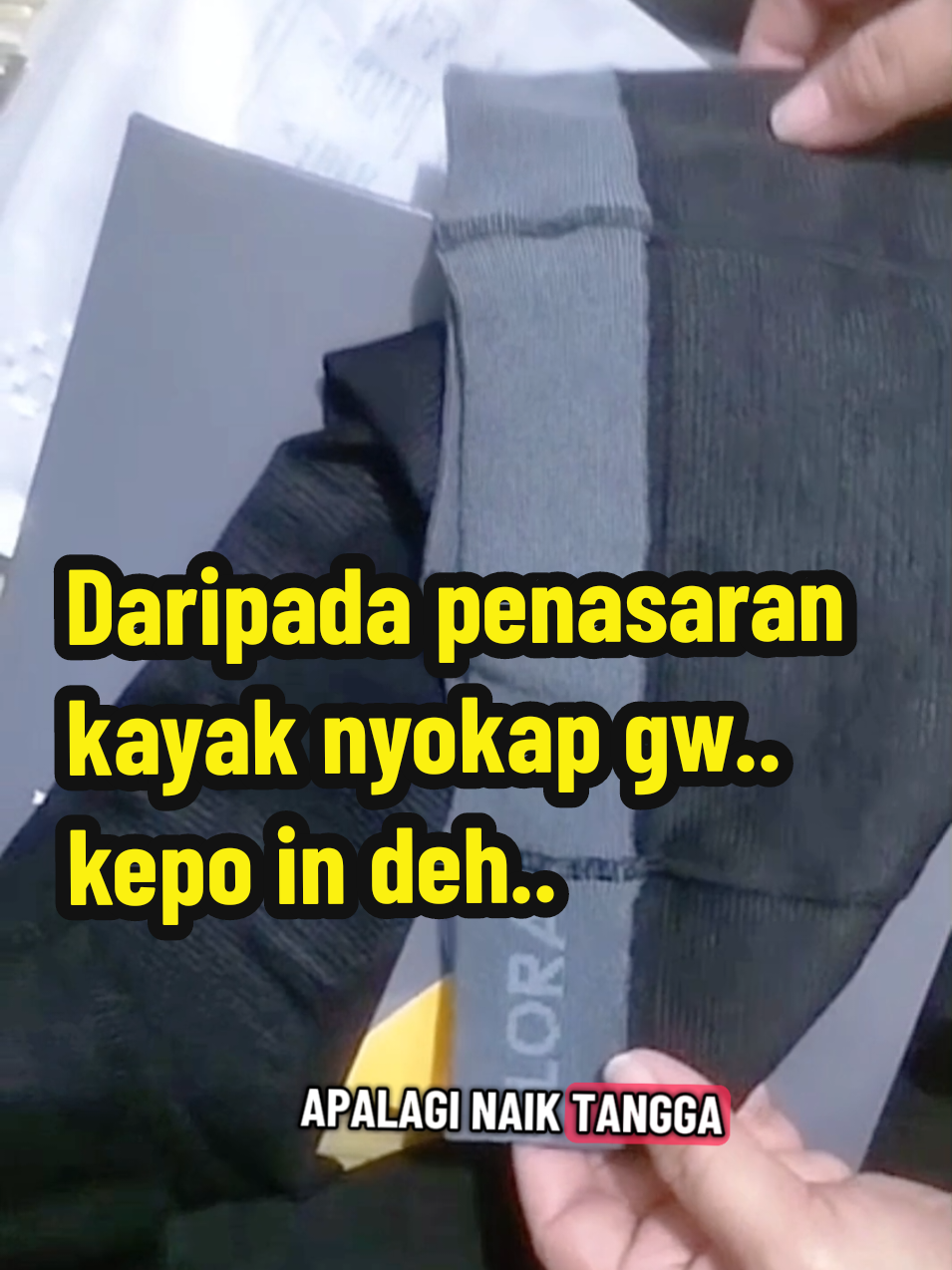 Daripada penasaran kayak nyokap gue, kepo in deh! Cek di profile gue untuk video full review-nya. Jangan sampai nyesel kayak nyokap gue telat belinya! #legging #sakitkaki  #celanalegging #sakitlutut  #jakartaindonesia 
