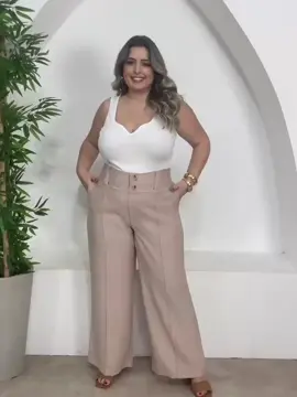 Para a mulher que se ama do jeito que é, essa calça plus size celebra curvas com elegância , vem pra cá e fique linda ❤️ * Calça Pantalona Plus size  * Tamanhos especiais G1 , G2 e G3  obs modelo vestindo tamanho G1 * Disponível também em outras cores  * R$🔥99,90  Mais informações pelo WhatsApp 12 991594870 