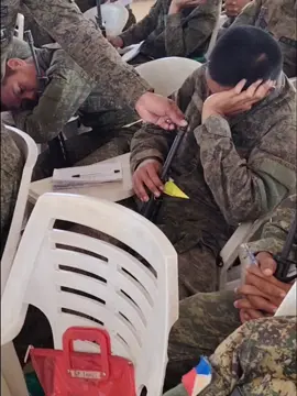 Minsan sa subrang pagod, di mo na namamalayan, nasa piling na sa nang iba😢 #training #jointhephilippinearmy #fyp 