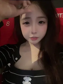Cô đơn qua bao mùa thay lá 🍁