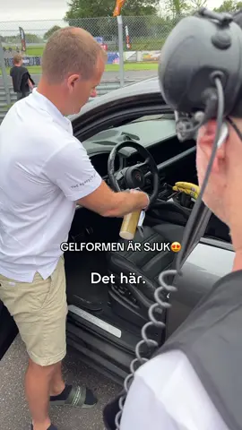 Skonsamt & perfekt nära elektronik 😍⚡️ #apc #cleaninghacks #carcare 