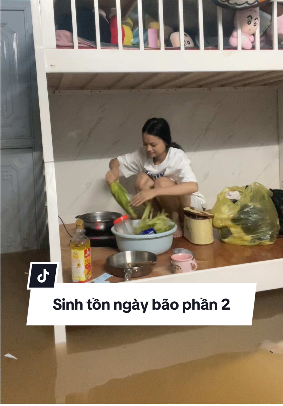 Nhật kí sinh tồn ngày mưa bão phần 2 #gaidaorangthua #sinhvien #ngaplut #baobualoi #cuocsongthuongngay 