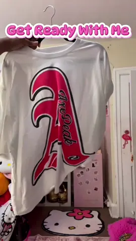 GRWM…  Shirt @SHEINUS  Tights @FashionNovaCURVE  Sneakers @Converse  Bag @KURT GEIGER  #fyp #blackfashioninfluencer #plussizefashion #grwm #OOTD 