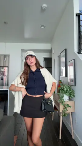 I feel like it’s giving tennis wag #OOTD #fallfashion #falloutfitinspo #falloutfits #fyp 