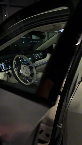 Вас приветствует официальный представитель Voyah  В наличии- Voyah Free 318 2025 год в максимальной комплектации  Общие характеристики: 	• Последовательный гибрид с бензиновым двигателем в роли генератора и общий с общим запасом хода 1375км  	•	Батарея от KATL 43 кВт·ч, обеспечивающая рекордный для PHEV запас хода 259 км  	•	Динамика: ускорение до 100 км/ч за ~4,5 сек   	•	Габариты: 4 905 × 1 950 × 1 645 мм, колёсная база 2 960 мм   	•	Подвеска: адаптивная пневмо – высота меняется на ~100 мм   	•	Интерьер: премиальный, с кожей Nappa/алькантарой, 3‑дисплейной 4 K панелью , панорамная краша с люком  	•	Удобства: массаж/вентиляция/подогрев сидений, аудиосистема Dynaudio, беспилотная парковка, адаптивный круиз ,  и голосовое управление   	•	Безопасность: 5‑звёздочный рейтинг C‑NCAP; усиленный кузов, многослойное стекло, защита батареи по авиационным стандартам В комплекте - * зарядная станция на 7кВт * 4 подушки подголовника * 2 подушки на поясницу * 3 ключа(2блютуз и 1 механически) В подарок - установка сим карты - передача мастер аккаунта - русификация с голосовым управлением  - коврики - брызговики   3 года гарантии на ДВС, батарею и на электродвигатели! Наш адрес  Joma Cars https://2gis.kz/almaty/geo/70000001098167347