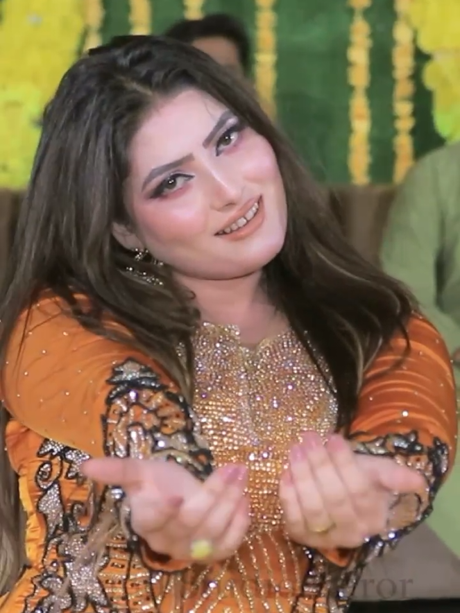 Aneesa Khan #Adnan #viralvideo #viraltiktok #foryoupage @aneesakhan109 