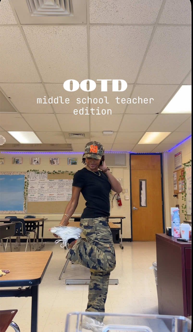 #OOTD #middleschoolteacher edition 👩🏽‍🏫📚👓 #teacheroutfits #teacherfit #fitcheckgirl 