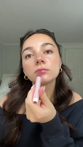 Love a quick simple makeup look Products featured: @Supergoop sunrise glow screen @Saie sunmelt bronzer @MERIT Beauty blush  @Tower 28 Beauty mascara @tarte cosmetics maracuja lip #grwm #makeuplook #fastmakeup #quickgrwm 