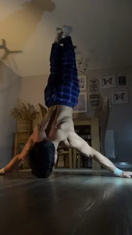 kitchen breaker #workout #Fitness #gymmotivation #GymTok #calisthenics 